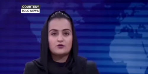 Prezentatoarea afgană care i-a luat primul interviu unui lider taliban a fugit din ţară FOTO captură Wion News