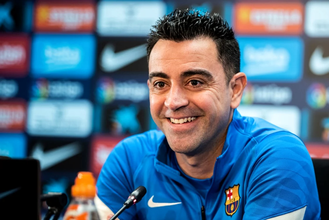 Xavi radiază după victorie, dar rămâne circumspect. Foto EPA EFE