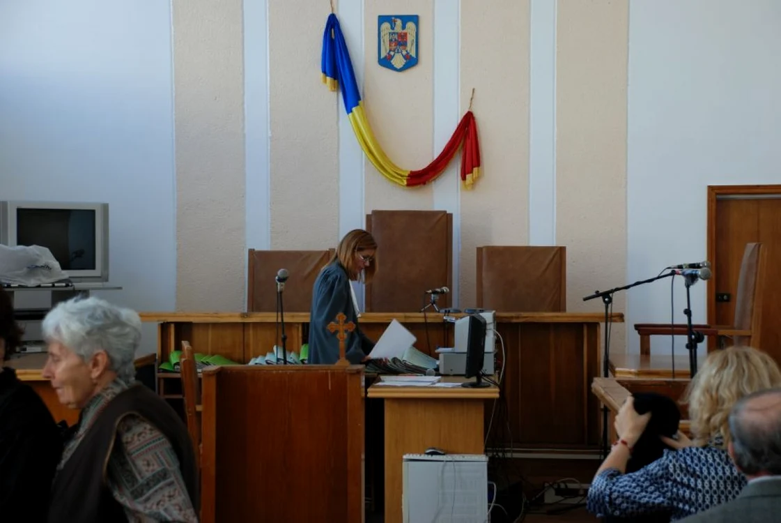 Judecătorii ieeni aşteaptă opinia a trei geologi