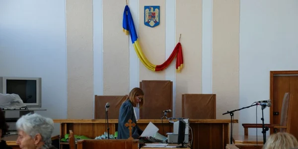 sală judecată