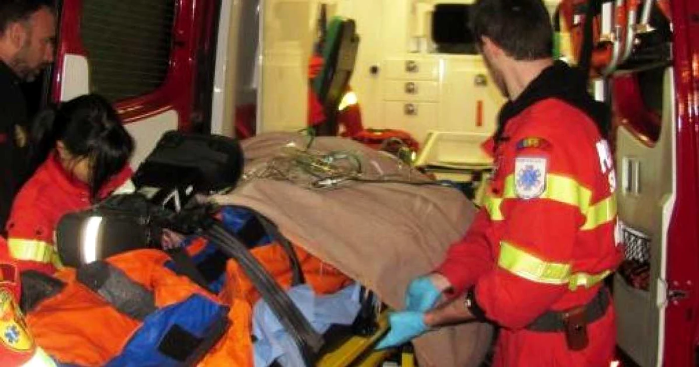 Victimele au fost transportate de urgenţă la spital foto: Adevărul