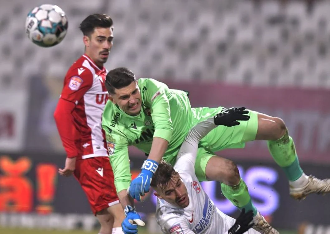 
    Portarul dinamovist Eșanu va avea viață grea cu  FCSBFOTO: Sportpictures.eu  