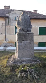 Statuia fără cap de la Iecea Mare