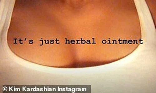 1 9681224 6692351 kim also added that the black smudge on her face was only an her a 14 1549909912646 jpg jpeg