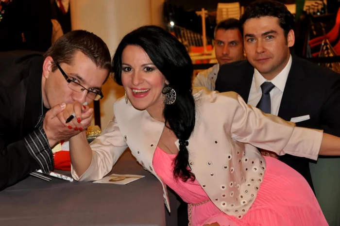 "Angela Gheorghiu, o fiinţă care mi-a bucurat sufletul în weekend...addicted!" FOTO Irina Stănescu