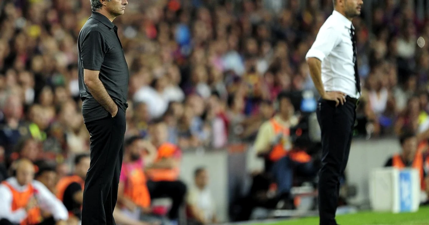 Jose Mourinho (stânga) se reîntâlneşte cu Pep Guardiola. FOTO: Reuters