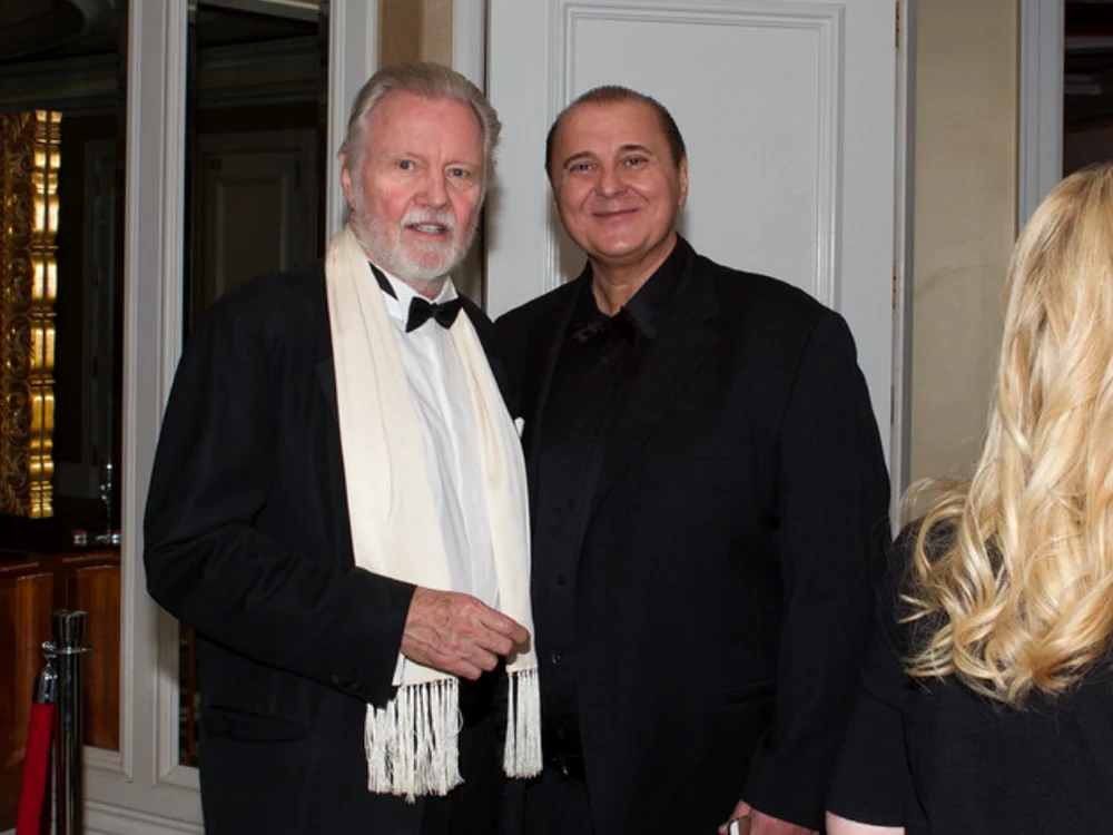 
    Nick Rădoi şi Jon Voight  