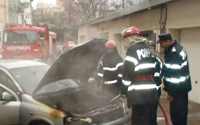 Pompieii au acţionat cu viteză şi au stins flăcările