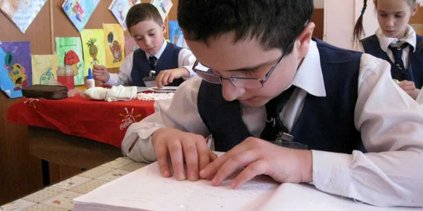 Răzvan ţine pasul cu colegii săi. Foto: Bogdan Nistor