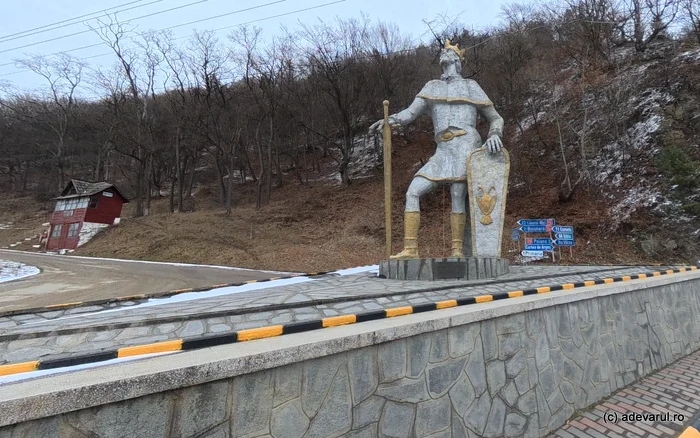 Statuia lui Basarab I. Foto: Daniel Guță. ADEVĂRUL