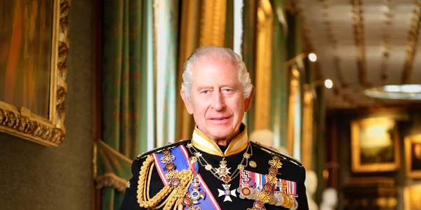 portretul oficial al regelui charles foto faceb king charles III jpg