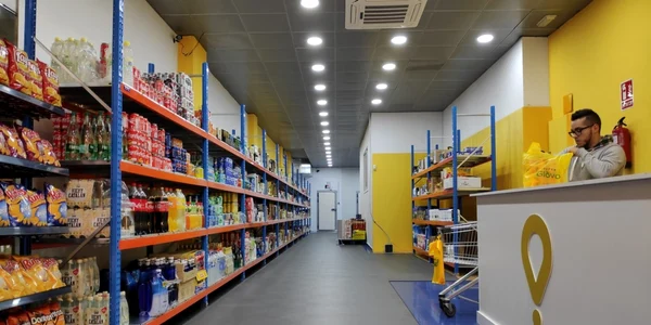 glovo dark store spatii stocare si livrare glovo