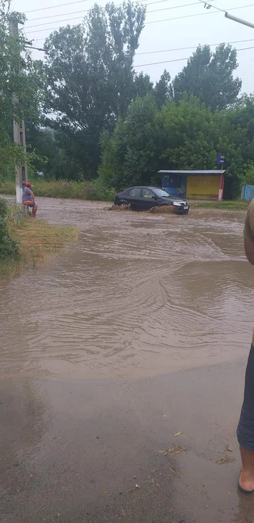 Inundaţii în judeţul Galaţi, sursa: Laurenţiu Gîdei/Facebook