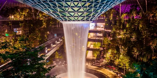 Aeroport Singapore FOTO Facebook/Jewel Changi Airport