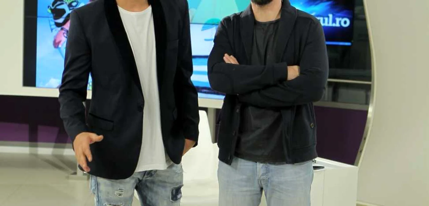 Răzvan Simion şi Dani Oţil au povestit la Adevărul Live întâmplări amuzante din carierele lor FOTO Eduard Enea
