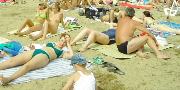 Cei mai încântaţi de eveniment au fost turiştii veniţi la plajă