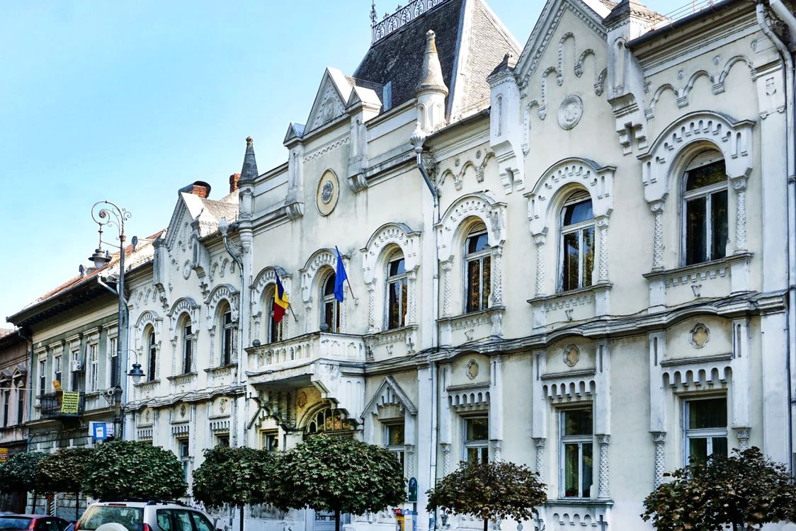 Palatul Andrenyi din Arad 37 de camere. Foto: adevărul.ro