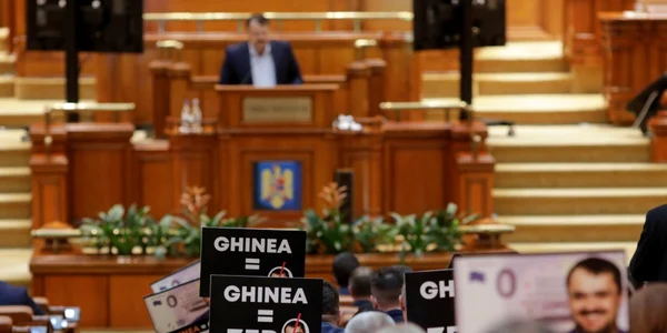 Camera Deputaţilor - moţiune simplă Cristian Ghinea - 14 iun 2021 / FOTO Inquam Photos George Călin