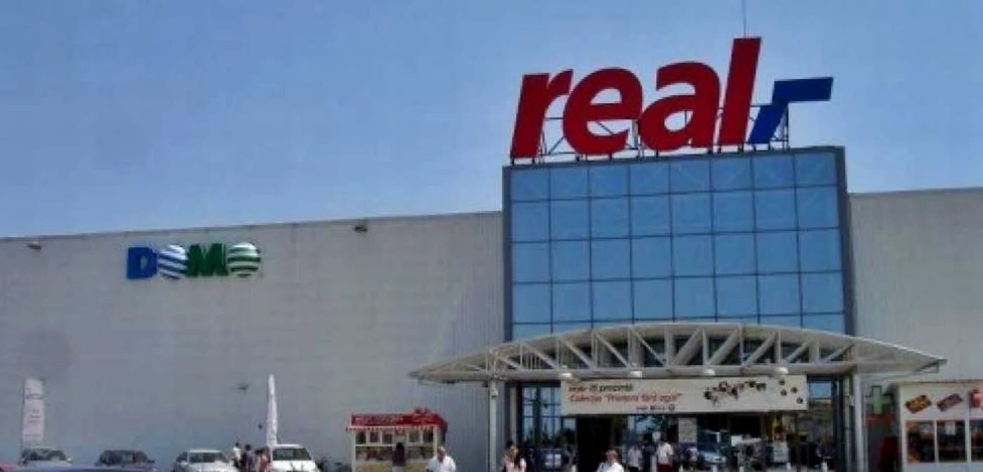 Metro Group mai deţinea patru hipermarketuri în România