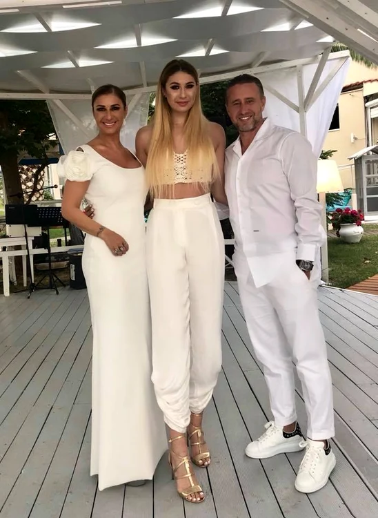 2 anamaria prodan se infometeaza cum isi ingrijeste parul daca nu mananca 3 jpg jpeg