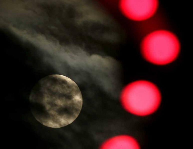 Horoscop vineri, 18 octombrie: Zodiile care vor fi date peste cap de Luna Plină. Ce provocări se anunță