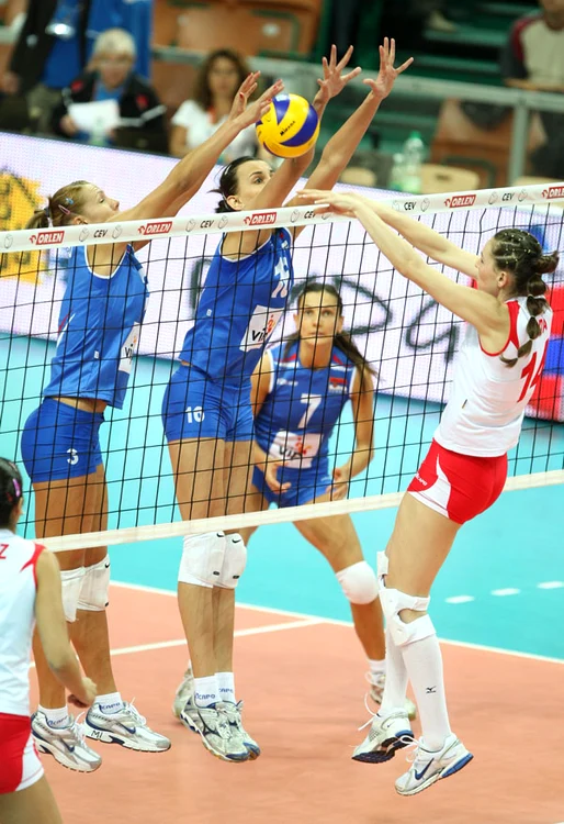 
    La CE Serbia are în componenţă câteva jucătoare de la Metal Galaţi  