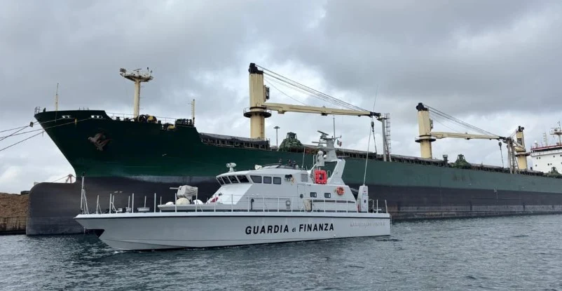 Navă cargo a Rusiei ce transporta marfă sancționată, reținută de autoritățile italiene