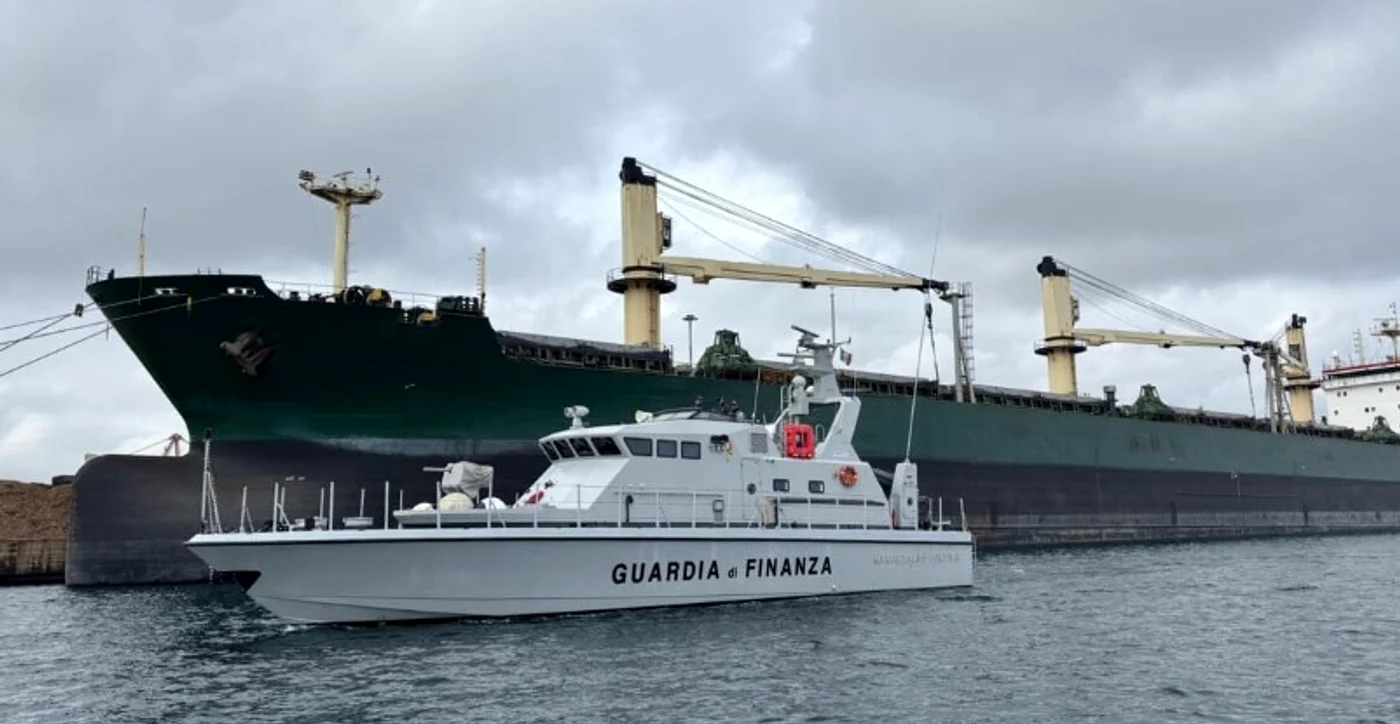Navă de marfă rusească, reținută în portul Brindisi FOTO X