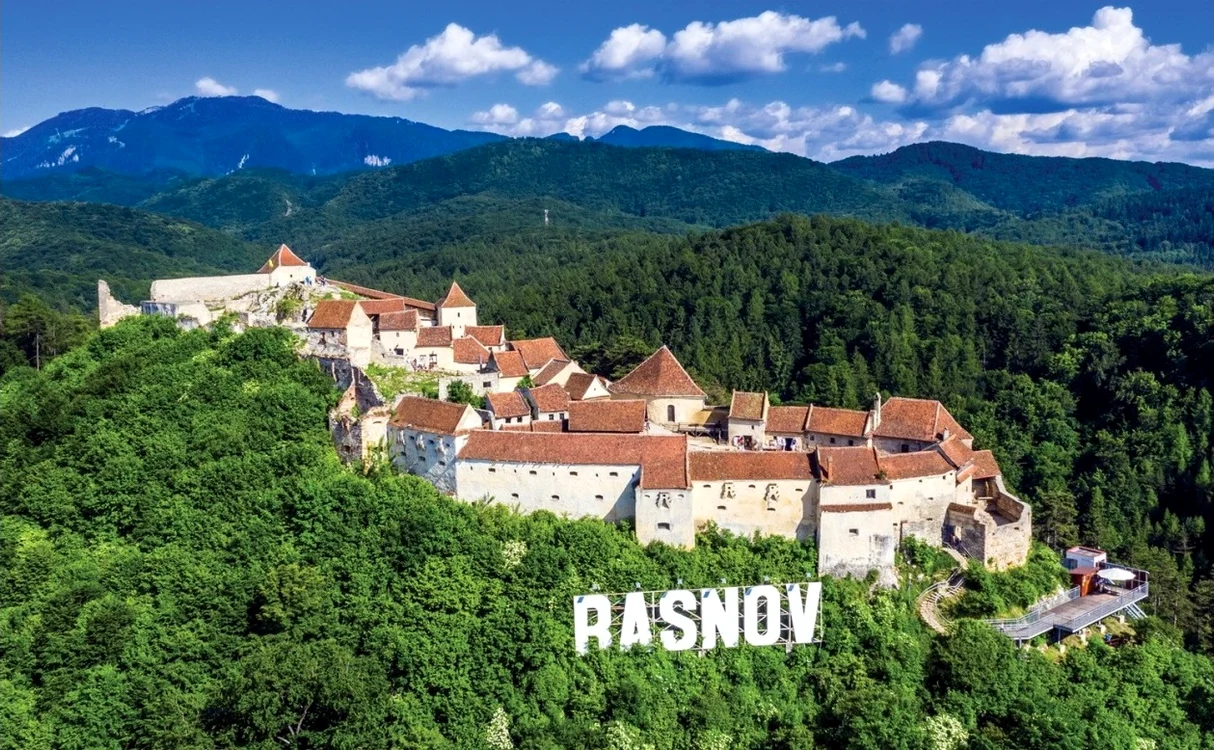 Cetatea Râșnov poate fi văzută doar din exterior FOTO Ara Chalet