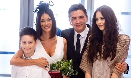 Andreea Berecleanu și Constantin Stan, alături de copiii știristei, Petru și Eva jpeg