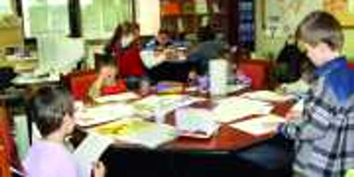 Cluburile private îi atrag pe prichindei cu activităţi creative