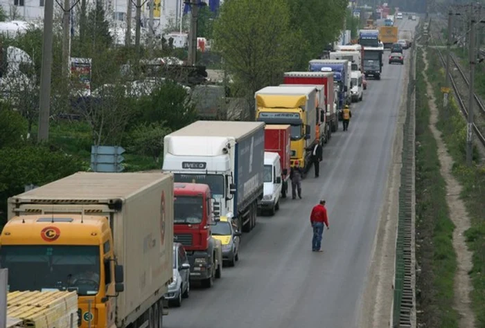 
    Tiriștii au ocupat Centura Capitalei  