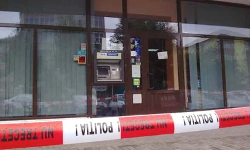 4 actu baza bancomat explodat jpeg