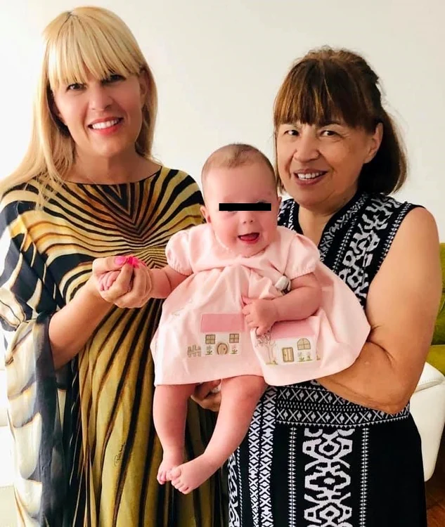 
    Elena Udrea, alături de mama și de fiica eifoto: arhivă personală  