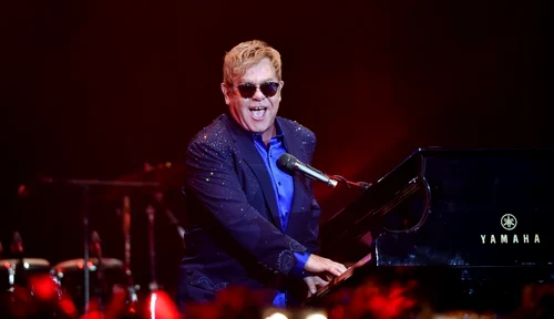 Elton John a ajuns la spital în weekend
