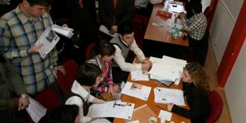 Botoşănenii şomeri îşi depun CV-urile la angajatori