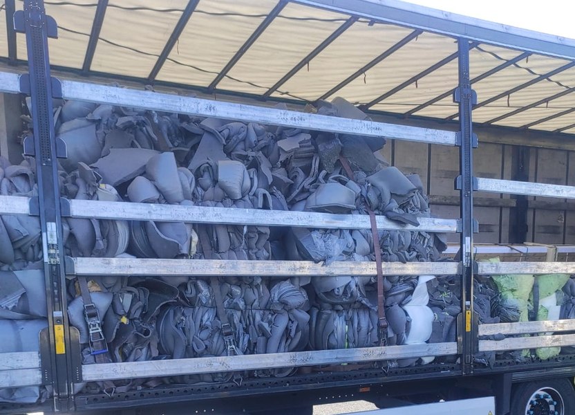 Peste 220 de tone de deșeuri, oprite la graniță de comisarii Gărzii Naționale de Mediu