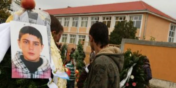 Craiova: Mama elevului ucis de un coleg: Îl visez în fiecare noapte