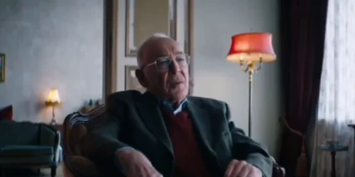 În clipul publicat de guvernul german # eroispeciali - Împreună împotriva corona un bătrân îşi aminteşte de pandemia COVID-19 FOTO captură Twitter