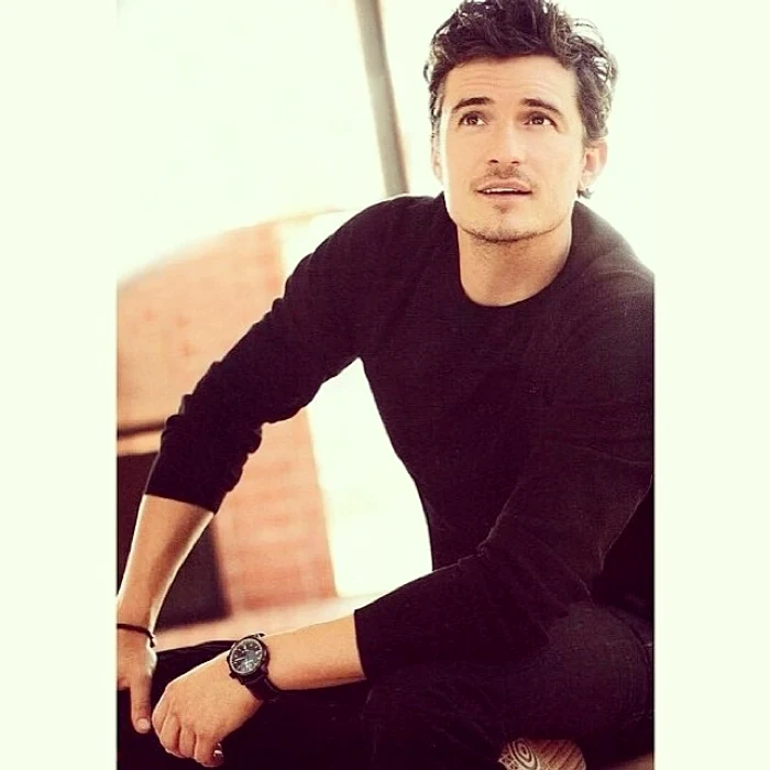 Orlando Bloom şi Selena Gomez au stat puţin de vorbă pe trotuarFoto: TMZ