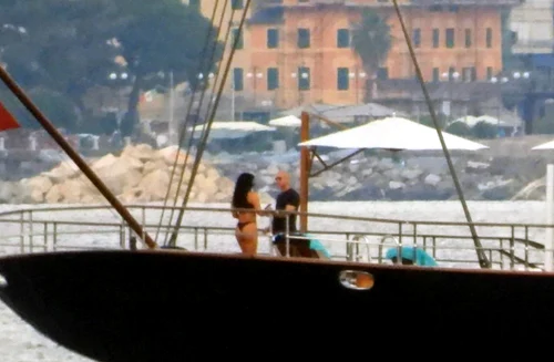 Jeff Bezos și Lauren Sanchez, Profimedia