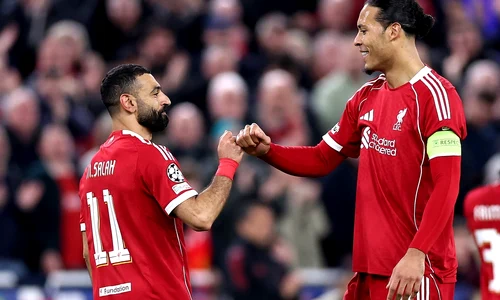 Mohamed Salah si Virgil van Dijk (EPA) jpg