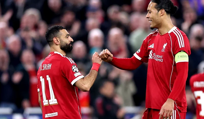 Mohamed Salah (stânga), la un pas să semneze în Turcia (FOTO: EPA)