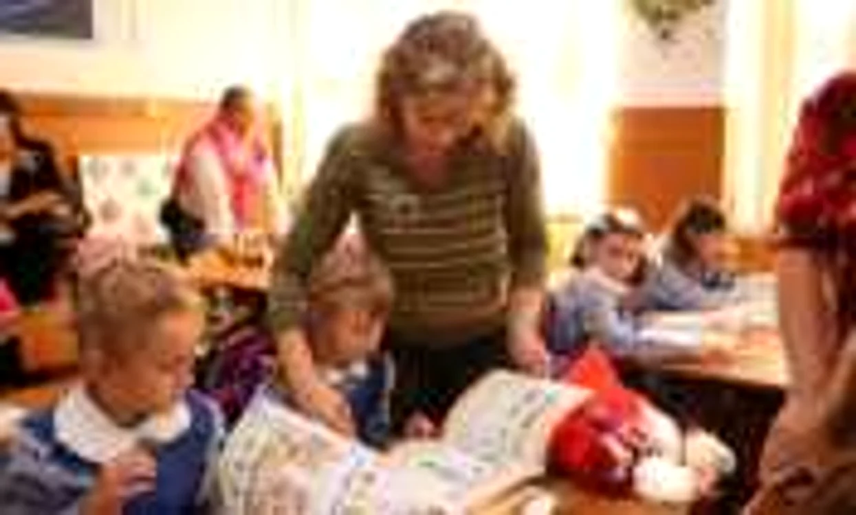 Braşov: Elevii din Transilvania învaţă după manuale inutilizabile de maghiară