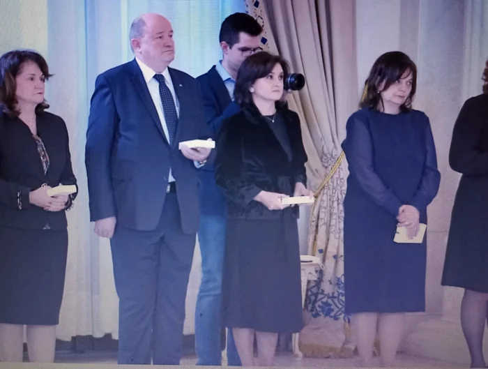 Medicii Tatiana Grecu şi Luminiţa Manea au fost decorate cu Ordinul «Meritul Sanitar» Foto: Spitalul Judeţean de Urgenţă Târgu Jiu