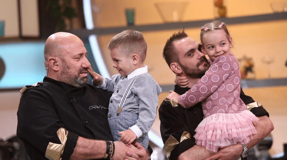 „Chefi la cuțite“: copiii lui Adrian Stroe l-au cucerit pe chef Scărlătescu. Concurentul îi crește singur