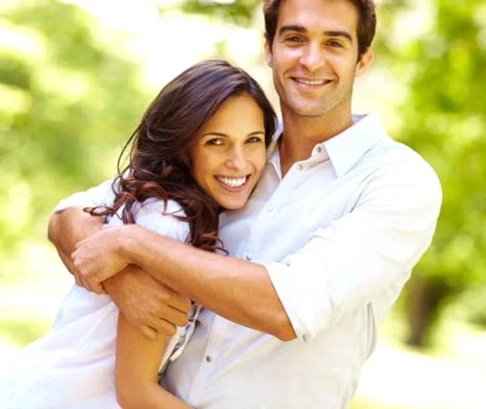 Horoscop zilnic 18 iunie: Fecioarele se bucură de clipe minunate în preajma persoanei iubite