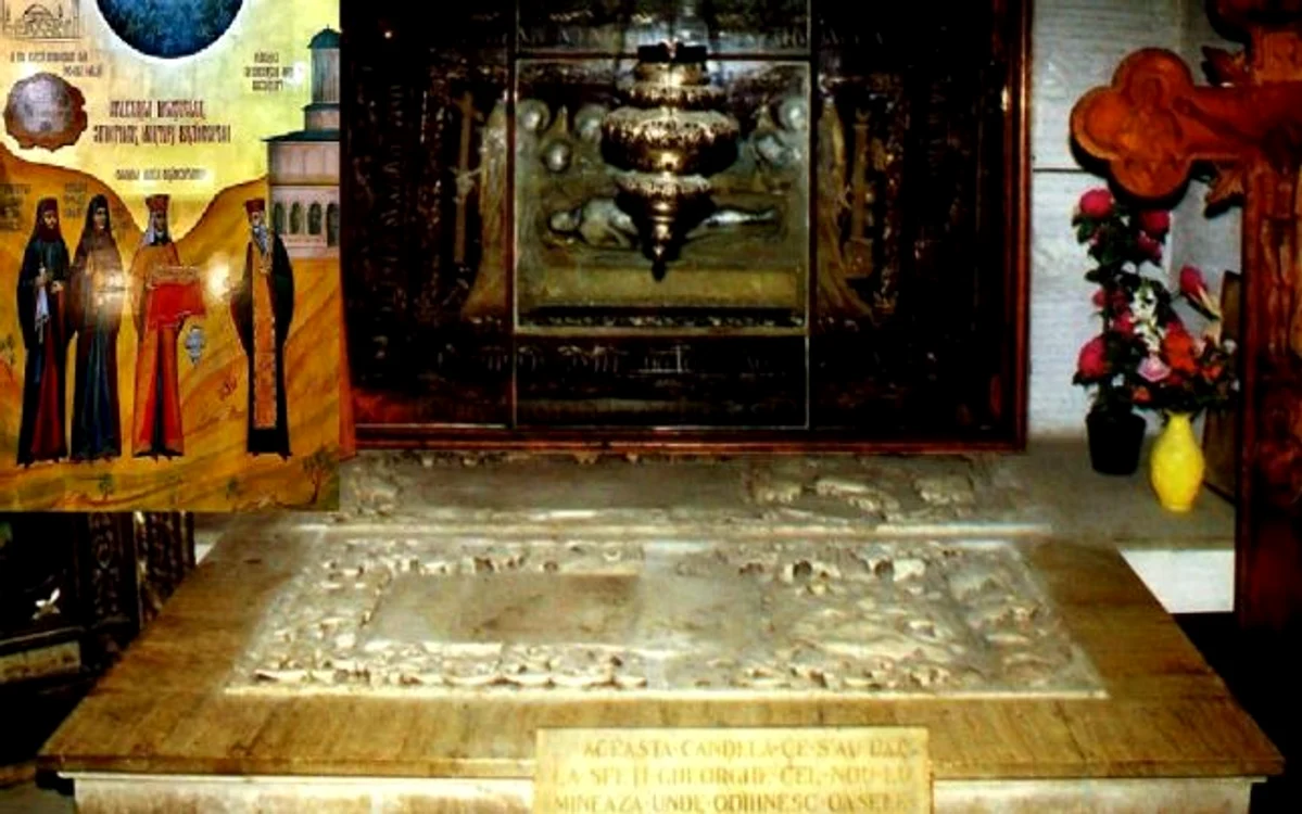 Mormântul domnitorului Constantin Brâncoveanu de la Biserica Sf Gheorghe Nou din Bucureşti şi icoana Aducerii sfintelor odoare Foto colaj