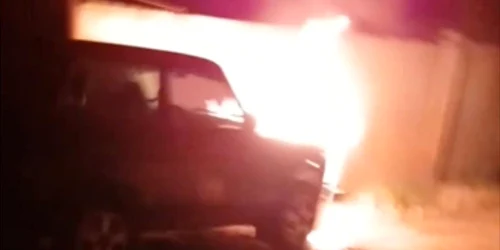 masina incendiata mariupol foto x jpeg