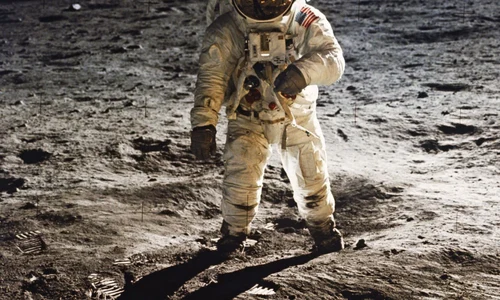 „La ce ne folosește Luna?“ jpeg
